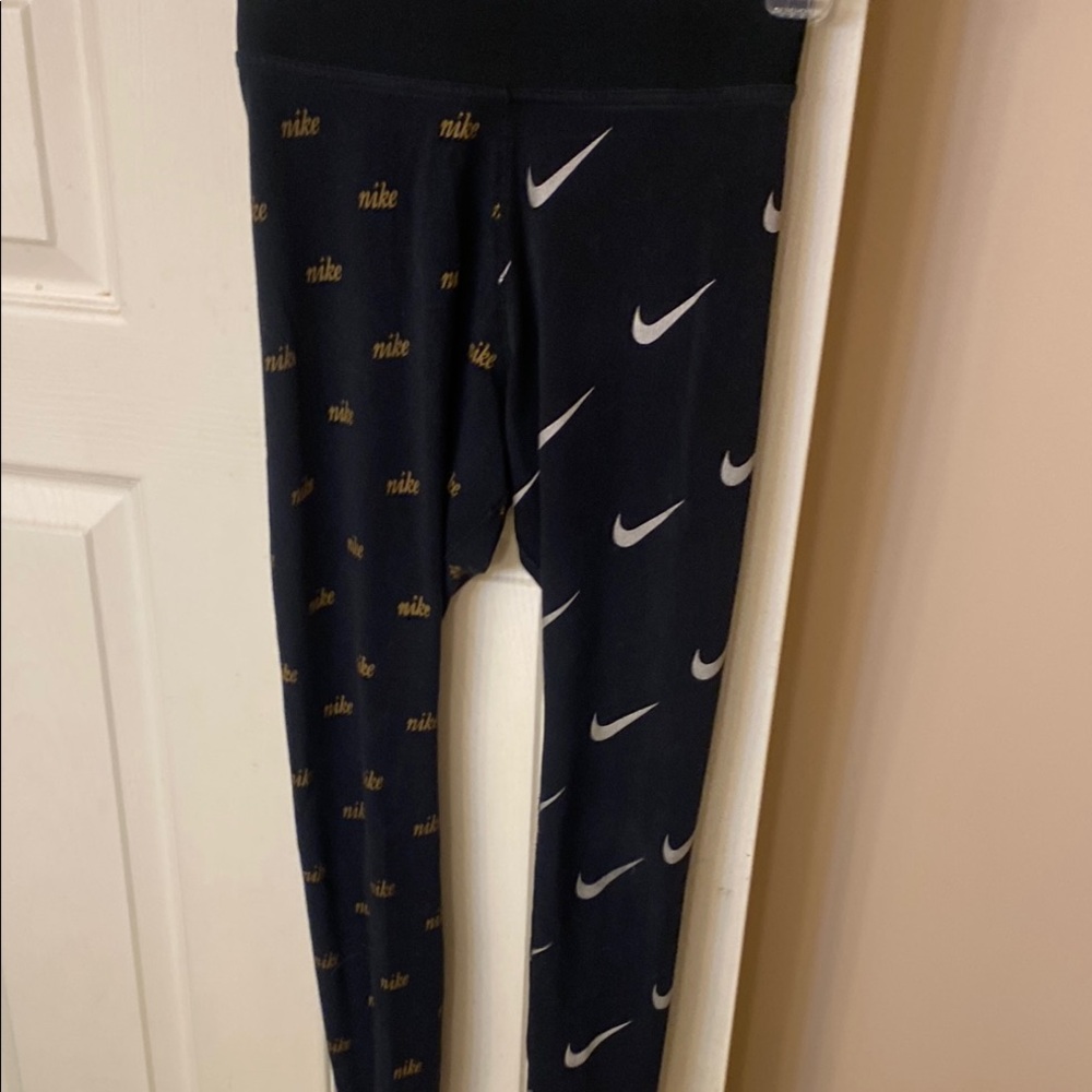 Nike Women’s XS Black Leggings
